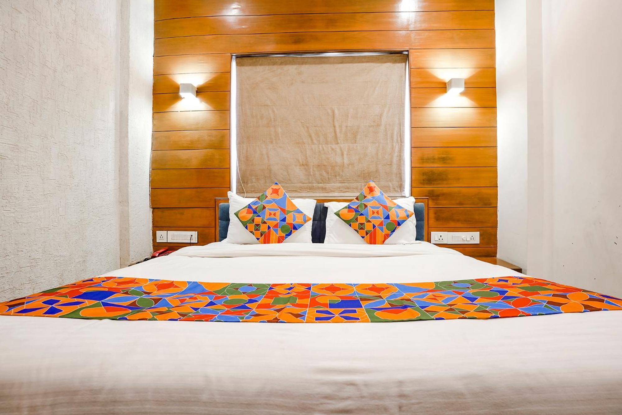 Fabhotel Kyra - Near Airport Road อาเมดาบัด ภายนอก รูปภาพ