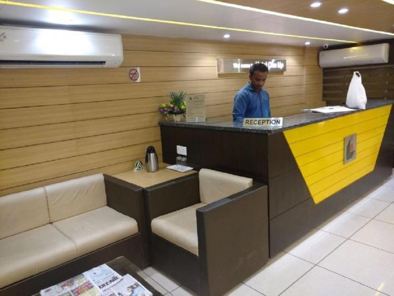 Fabhotel Kyra - Near Airport Road อาเมดาบัด ภายนอก รูปภาพ